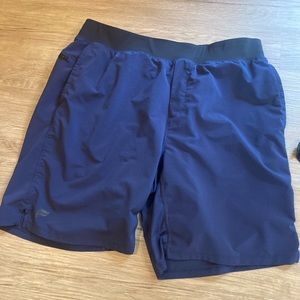 Fabletics Franchise Men’s XL shorts with compression liner and pocket